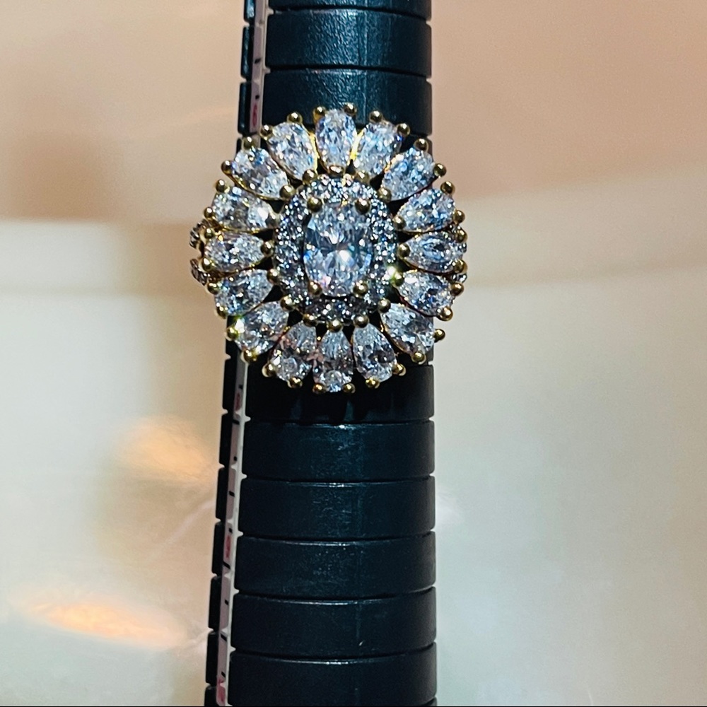 🌺Beautiful PAJ OZ GP. 925 Sterling Silver White Topaz Dinner Ring! - Picture 13 of 16